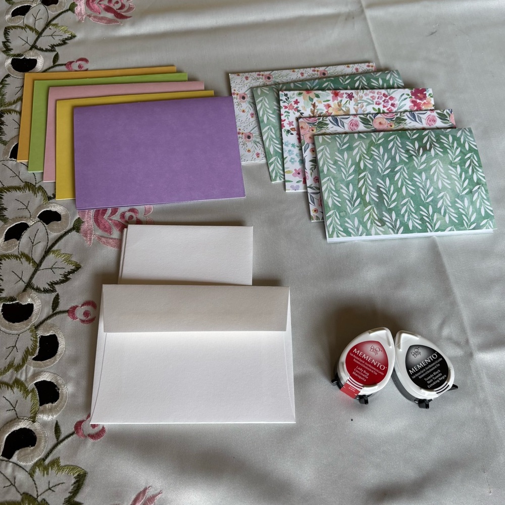 Stamping starter set-10 cards and envelopes with 2 ink pads